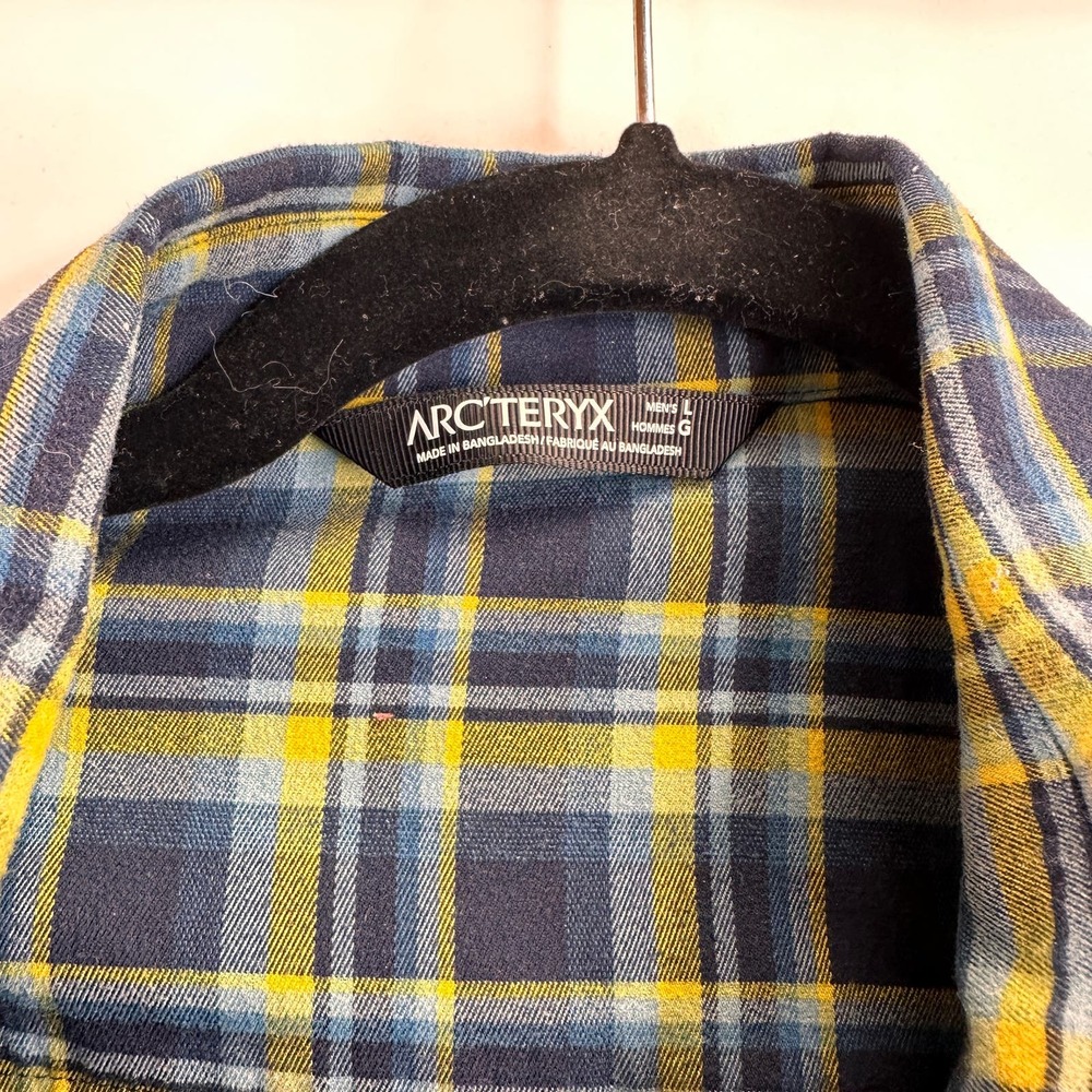 Arc'teryx Gryson Snap Button Blue and Yellow Plaid Casual Button Down Shirt - Picture 7 of 7